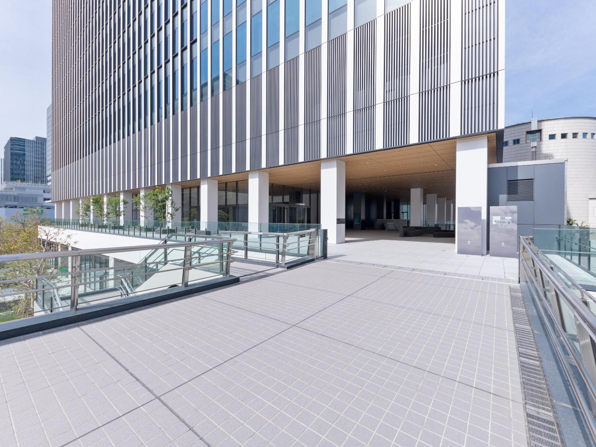 Mitsui Garden Hotel Yokohama Minatomirai Premier Exterior foto The rooftop observation deck